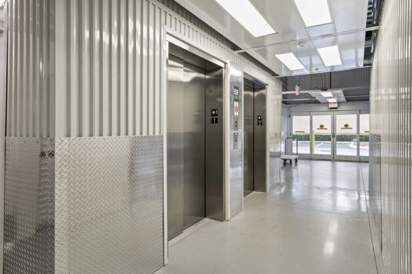 Extra Space Storage - 4227 - Orlando - 2334 Semoran Blvd - 2334 South Semoran Boulevard