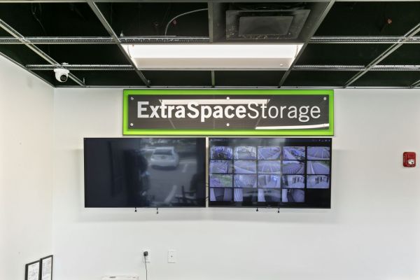 Extra Space Storage - 4227 - Orlando - 2334 Semoran Blvd - 2334 South Semoran Boulevard