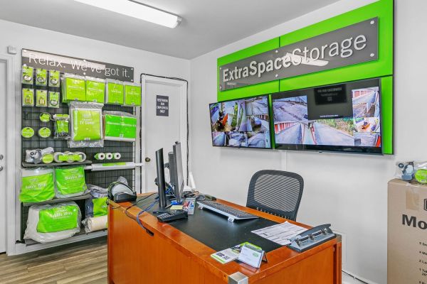 Extra Space Storage - 6339 - Huntsville - 2505 Winchester Rd - 2505 Winchester Road Northwest