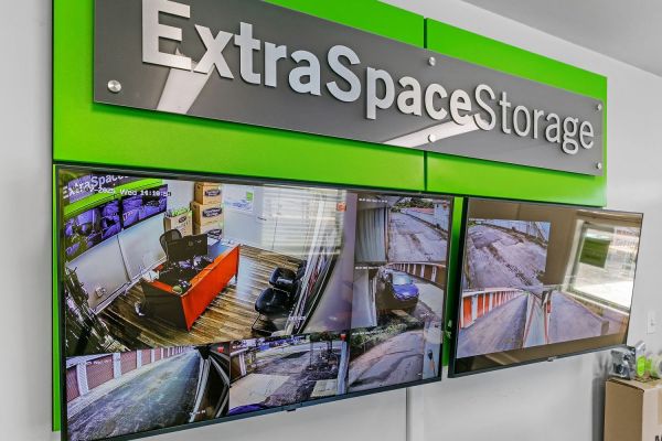 Extra Space Storage - 6339 - Huntsville - 2505 Winchester Rd - 2505 Winchester Road Northwest