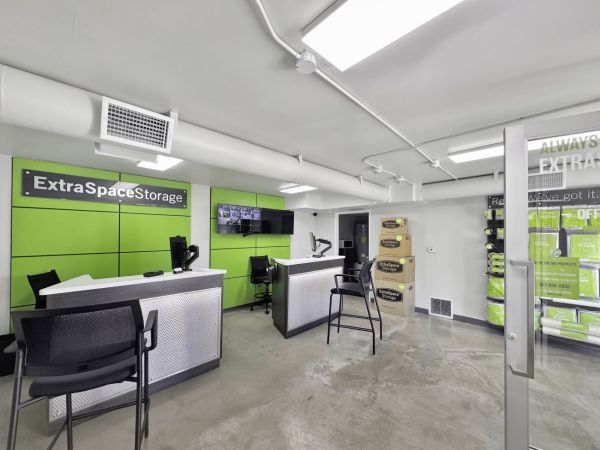 Extra Space Storage - 6321 - Phoenix - 11000 N Cave Creek Rd - 11000 North Cave Creek Road