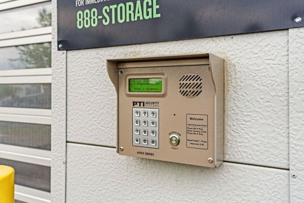 Extra Space Storage - 6366 - Roseville - Prior Ave N - 2500 Prior Avenue North