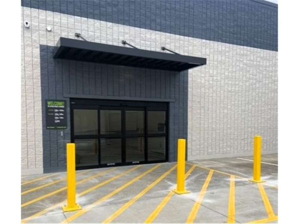 Extra Space Storage - 6373 - Lexington - W Main St - 748 West Main Street