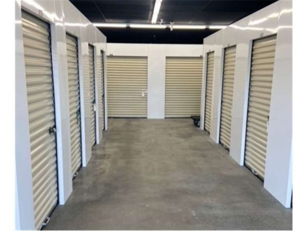 Extra Space Storage - 6373 - Lexington - W Main St - 748 West Main Street