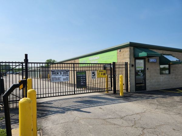 Extra Space Storage - 6215 - Channahon - Riverside Dr - 24130 Riverside Drive