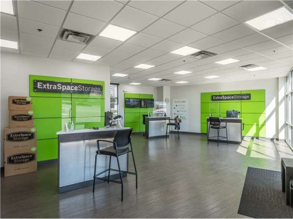 Extra Space Storage - 0552 - Bethesda - River Rd - 5140 River Road
