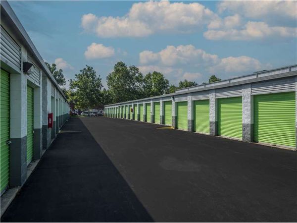Extra Space Storage - 0552 - Bethesda - River Rd - 5140 River Road