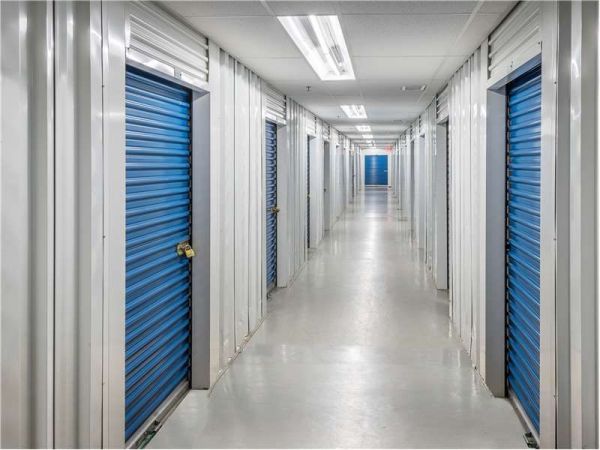 Extra Space Storage - 0552 - Bethesda - River Rd - 5140 River Road