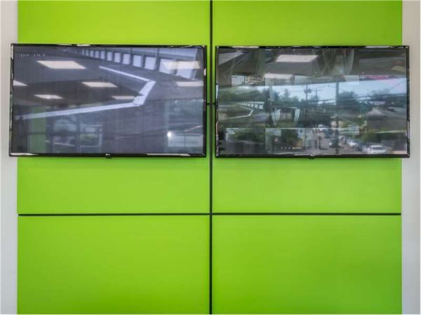 Extra Space Storage - 0552 - Bethesda - River Rd - 5140 River Road