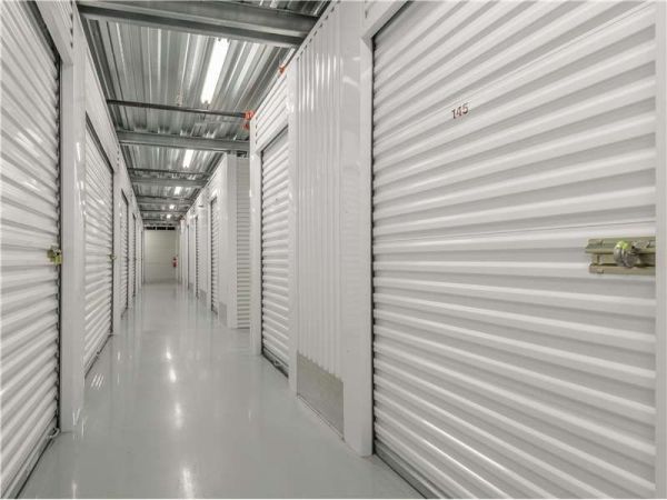 Extra Space Storage - 8791 - St Louis - Parkdale Dr - 5305 Parkdale Drive