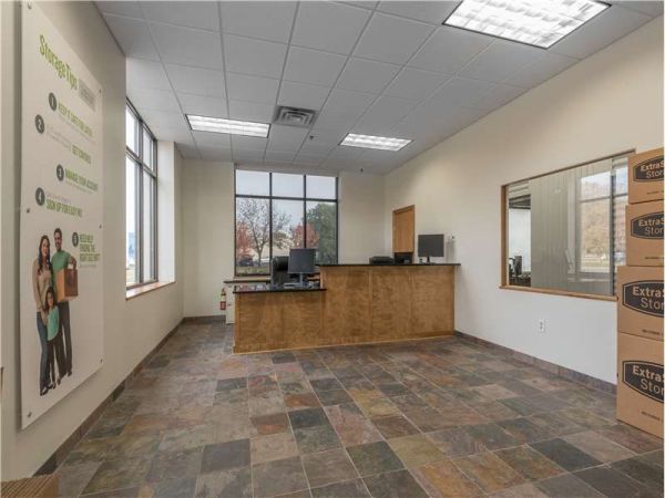 Extra Space Storage - 8791 - St Louis - Parkdale Dr - 5305 Parkdale Drive