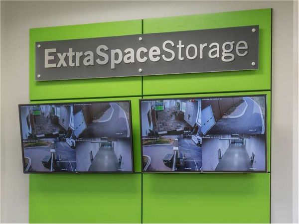 Extra Space Storage - 8791 - St Louis - Parkdale Dr - 5305 Parkdale Drive