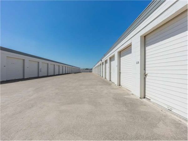 Extra Space Storage - 8795 - Arlington - Division St - 2229 West Division Street