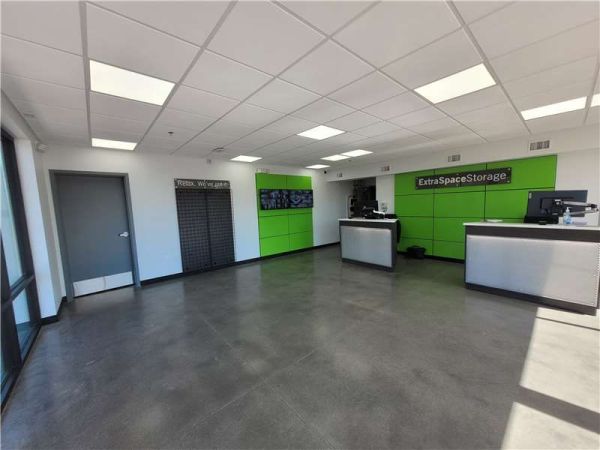 Extra Space Storage - 7899 - Phoenix - Quail Ave - 2232 East Quail Avenue