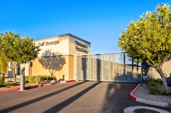 9155 StorQuest - Chandler / Arizona - 2015 South Arizona Avenue