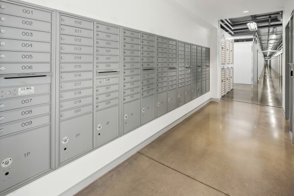 9155 StorQuest - Chandler / Arizona - 2015 South Arizona Avenue