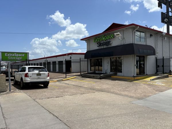 Extra Space Storage - 6409 - Houston - Westward St - 6250 Westward Street