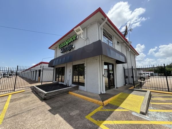 Extra Space Storage - 6409 - Houston - Westward St - 6250 Westward Street