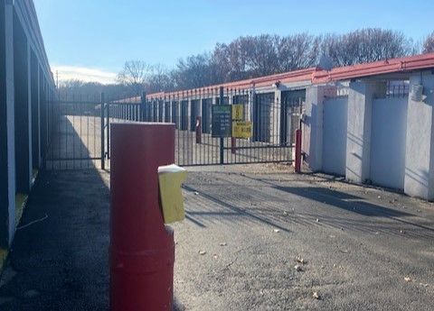 Extra Space Storage - 6404 - Memphis - Lamar Ave - 3951 Lamar Avenue