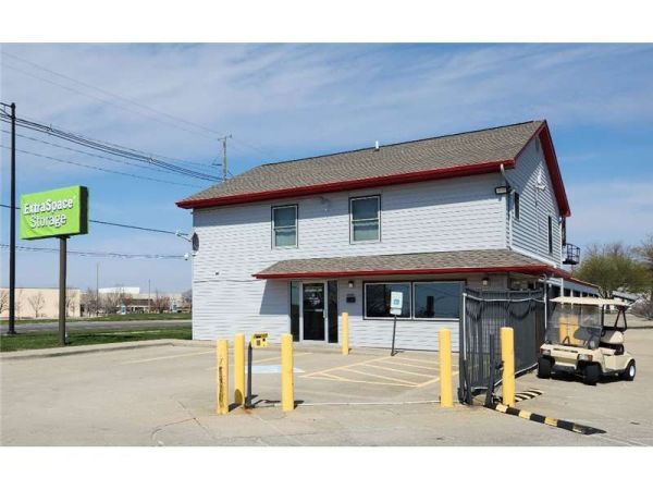 Extra Space Storage - 6400 - Champaign - N Market St - 2208 North Market Street