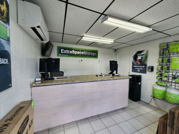 Extra Space Storage - 6386 - Houston - Hempstead Rd - 10640 Hempstead Road