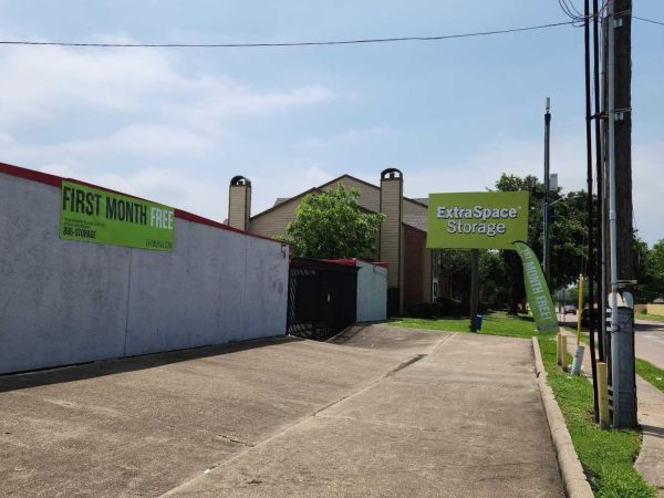 Extra Space Storage - 6413 - Houston - Boone Rd - 8801 Boone Road