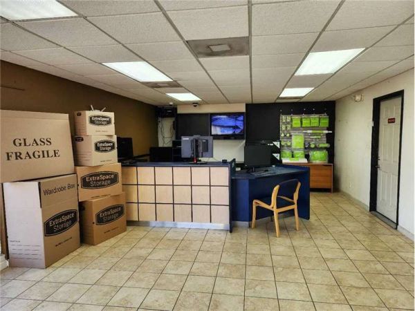 Extra Space Storage - 6417 - Houston - Harwin Dr - 9951 Harwin Drive