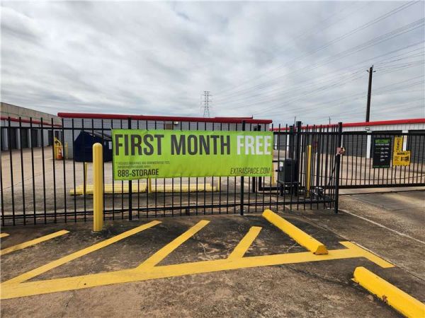 Extra Space Storage - 6417 - Houston - Harwin Dr - 9951 Harwin Drive