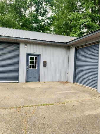 Tupelo Lock Storage - 904 Lawndale Drive