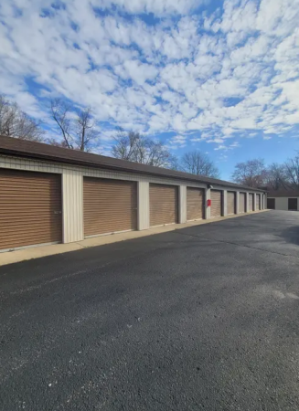 Mini Mall Storage - Cloverdale - 52 + 54E Water St - 54 East Water Street