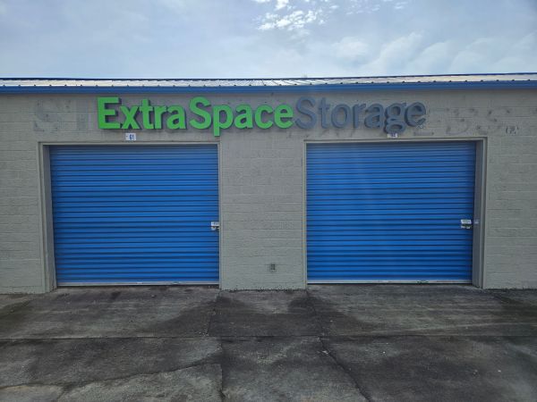 Extra Space Storage - 2175 - Edinburgh - County Line Rd - 305 West County Line Road