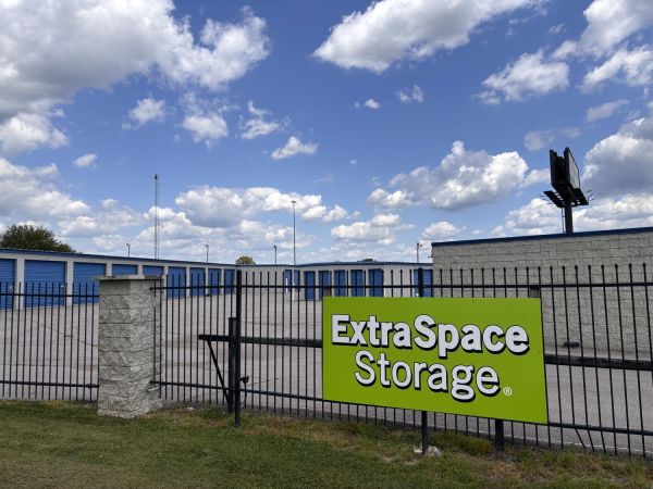 Extra Space Storage - 2129 - Franklin - Holiday Lane - 2158 Holiday Lane