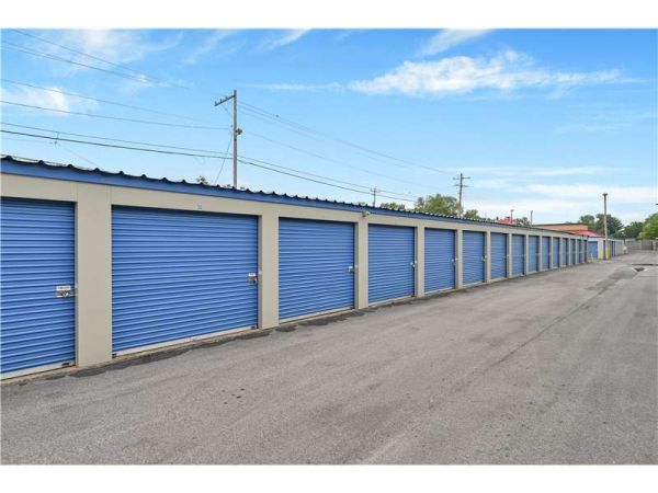 Extra Space Storage - 2116 - Brazil - Murphy Ave - 10 South Murphy Avenue