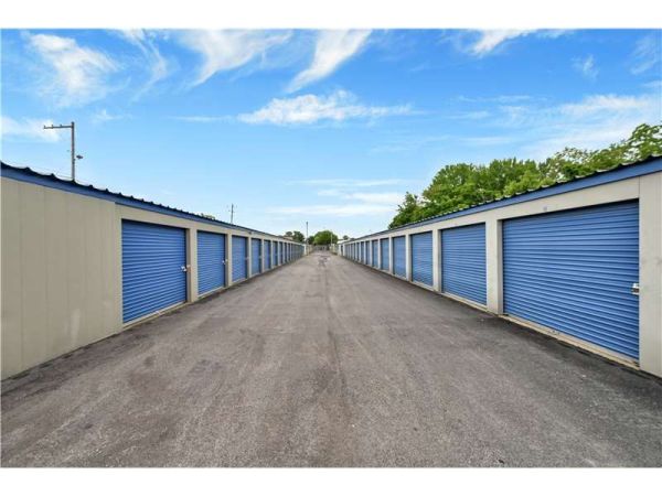 Extra Space Storage - 2116 - Brazil - Murphy Ave - 10 South Murphy Avenue