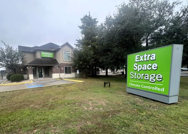 Extra Space Storage - 3218 - New Orleans - General DeGaulle Dr - 3200 General De Gaulle Drive