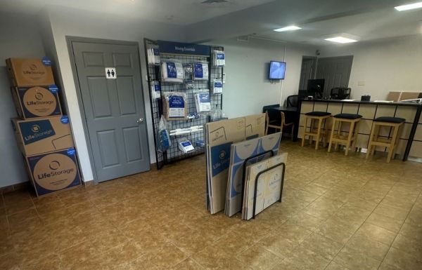 Extra Space Storage - 3218 - New Orleans - General DeGaulle Dr - 3200 General De Gaulle Drive