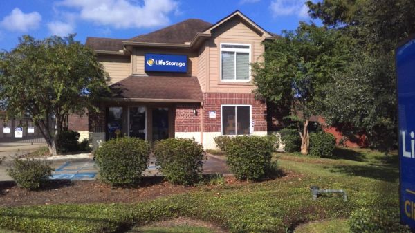 Extra Space Storage - 3218 - New Orleans - General DeGaulle Dr - 3200 General De Gaulle Drive