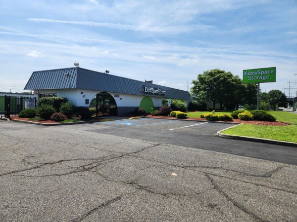 Extra Space Storage - 3580 - North Brunswick - Livingston Ave - 1555 Livingston Avenue