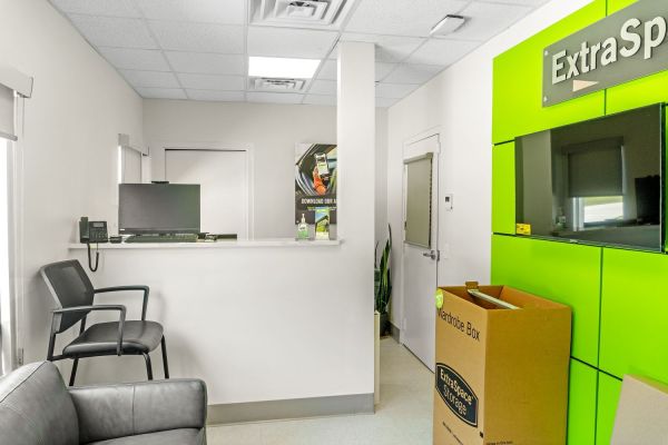 Extra Space Storage - 6329 - Brunswick - Scranton Connector