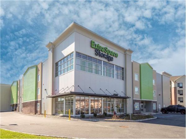 Extra Space Storage - 7589 - Dover - Commerce Center Dr - 6 Commerce Center Drive