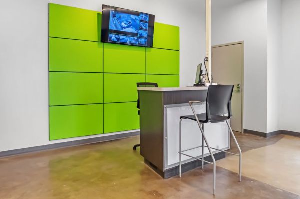 Extra Space Storage - 7610 - Cleveland - 3005 Chester Ave - 3005 Chester Avenue