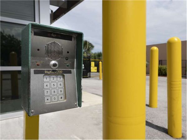 Extra Space Storage - 1069 - West Palm Beach - 2300 N Military Trail - 2300 North Military Trail