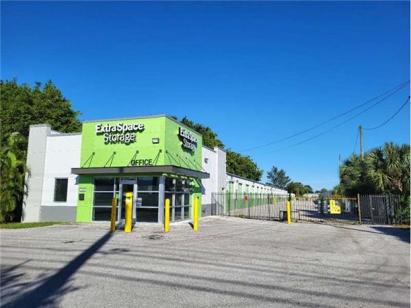 Extra Space Storage - 1069 - West Palm Beach - 2300 N Military Trail - 2300 North Military Trail