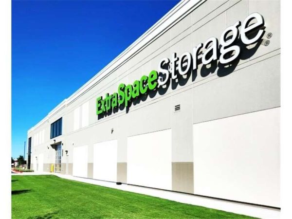 Extra Space Storage - 7949 - McAllen - 10th St - 7317 North 10th Street