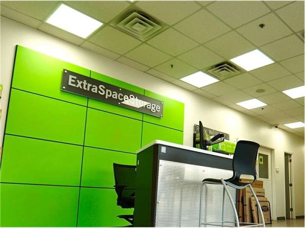 Extra Space Storage - 8129 - Bedford Park - 67th Street - 4821 West 67th Street