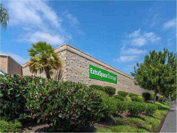 Extra Space Storage - 7360 - Vista - Melrose Dr - 1317 North Melrose Drive