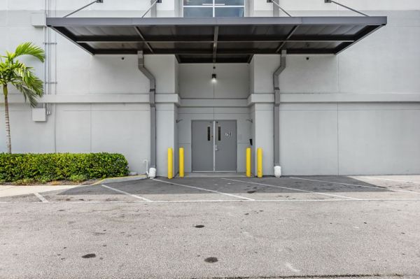 Extra Space Storage - 8924 - Margate - South State Rd 7 - 750 South State Road 7