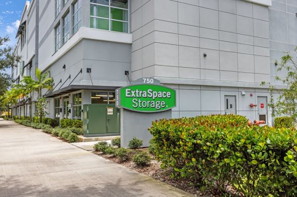 Extra Space Storage - 8924 - Margate - South State Rd 7 - 750 South State Road 7