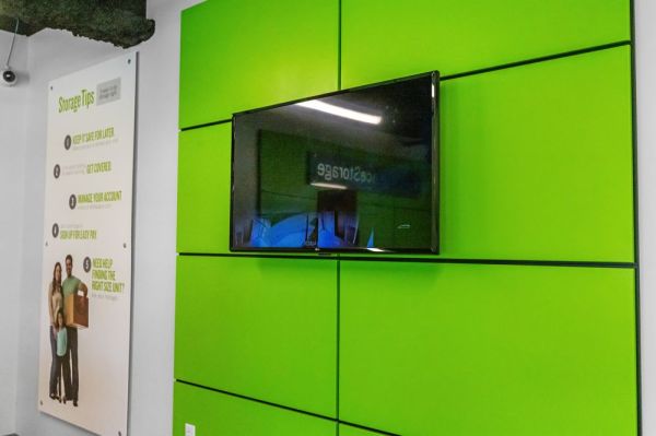 Extra Space Storage - 8924 - Margate - South State Rd 7 - 750 South State Road 7