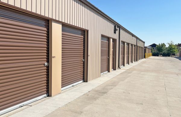 Lockaway Storage - 2534 - 4560 Venture Drive